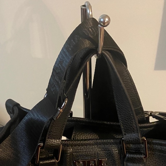 Steve Madden Embossed Black Crossbody Messenger Bag Guitar Strap Gunmetal - Picture 3 of 9